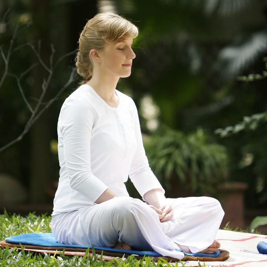 woman, buddhist, meditate-481769.jpg